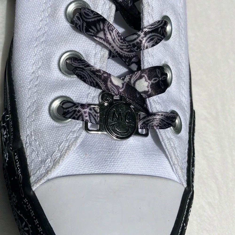 Converse X Miley Cyrus Chuck Taylor All Star Low Sneakers In White Black Bandana - Picture 4 of 10